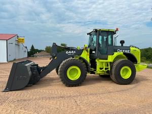 2010 John Deere 644K Image