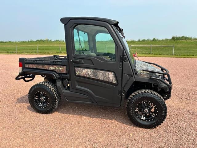 Image of John Deere XUV 835R equipment image 2