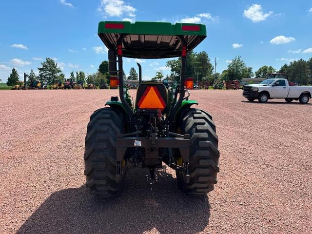 Image of John Deere 4105 equipment image 4