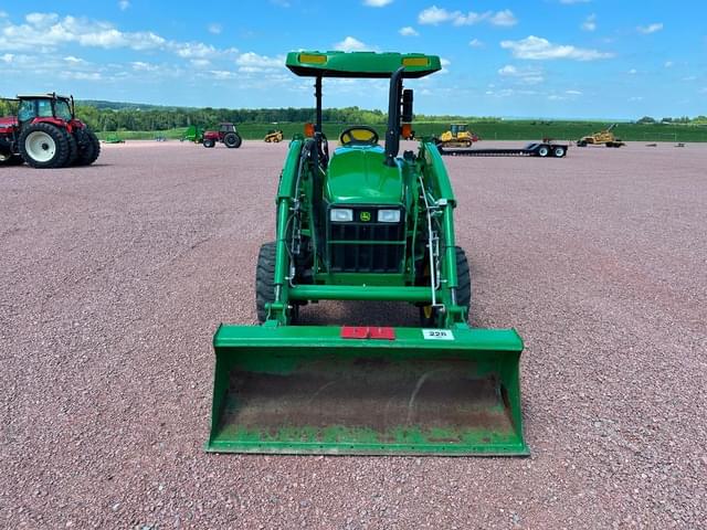 Image of John Deere 4105 equipment image 1