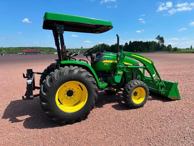Image of John Deere 4105 equipment image 3