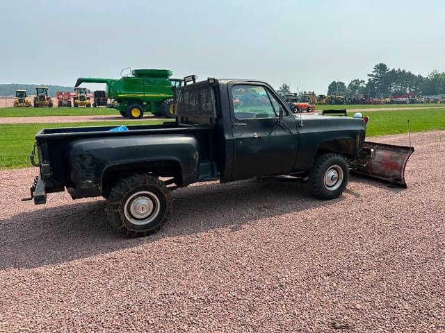Image of Chevrolet K10 equipment image 3