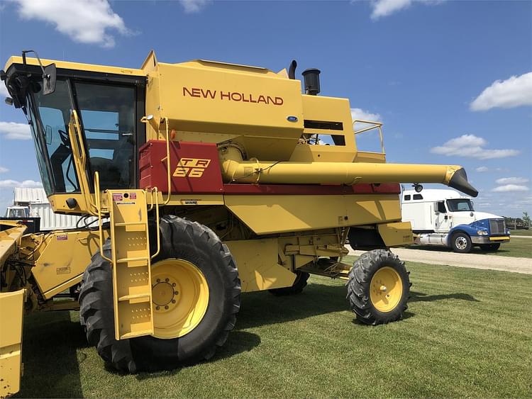 1990 New Holland TR86 Combines Class 6 for Sale | Tractor Zoom