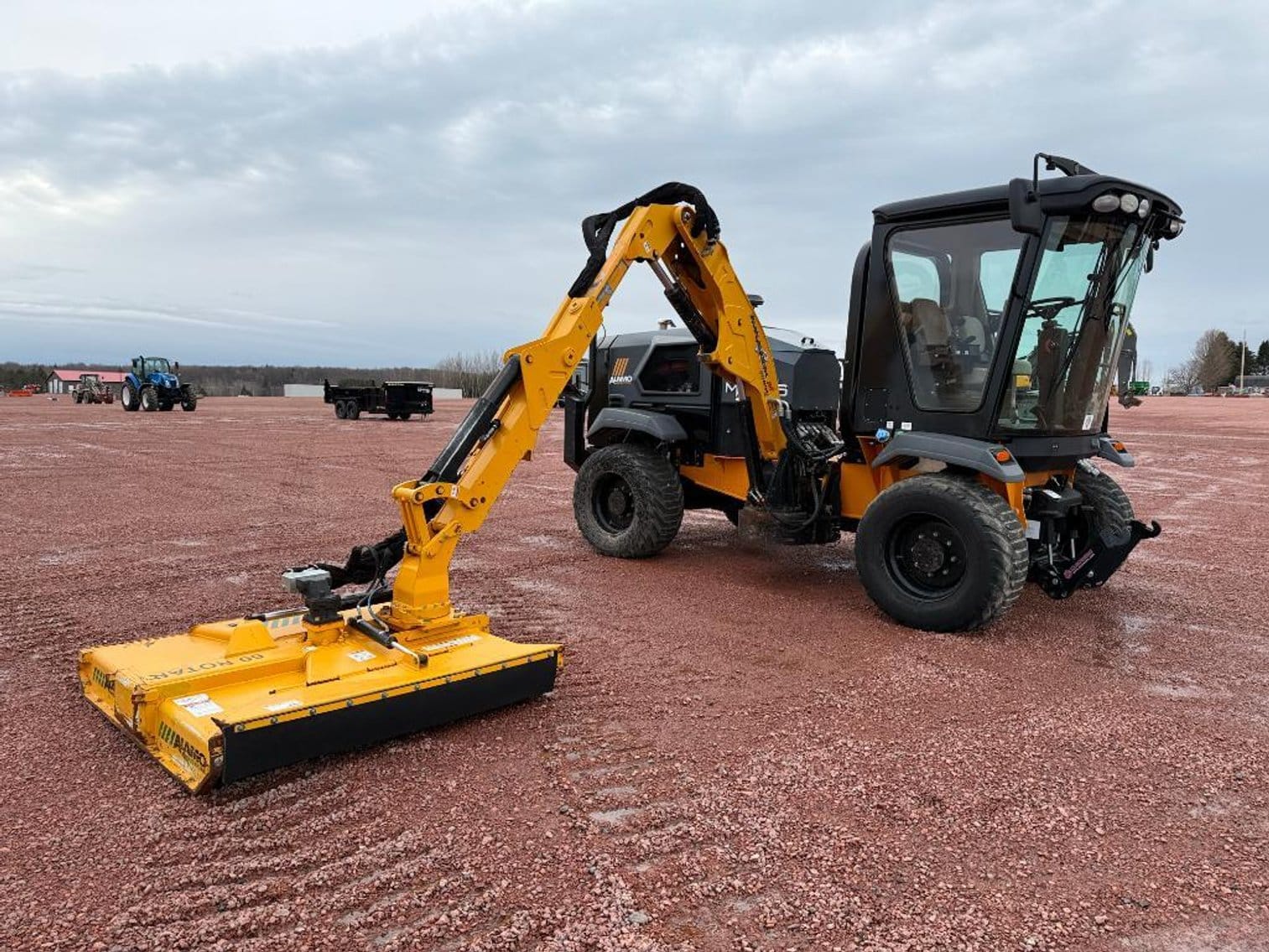 2020 Alamo Mantis 4142 Equipment Image0