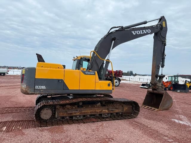 Image of Volvo EC220DL equipment image 2