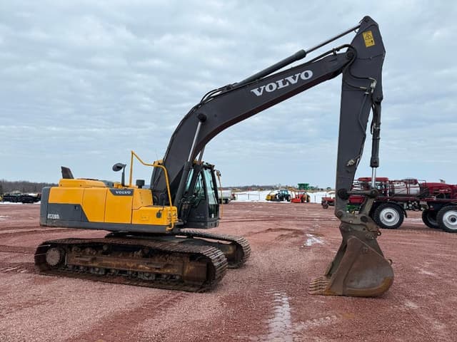 Image of Volvo EC220DL equipment image 1