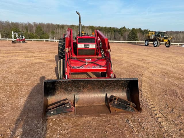 Image of Case IH 595 equipment image 1
