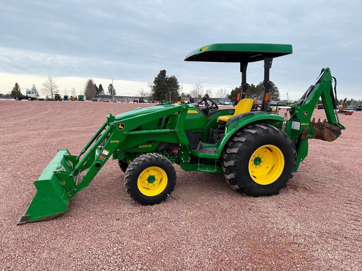 2016 John Deere 4052M Equipment Image0