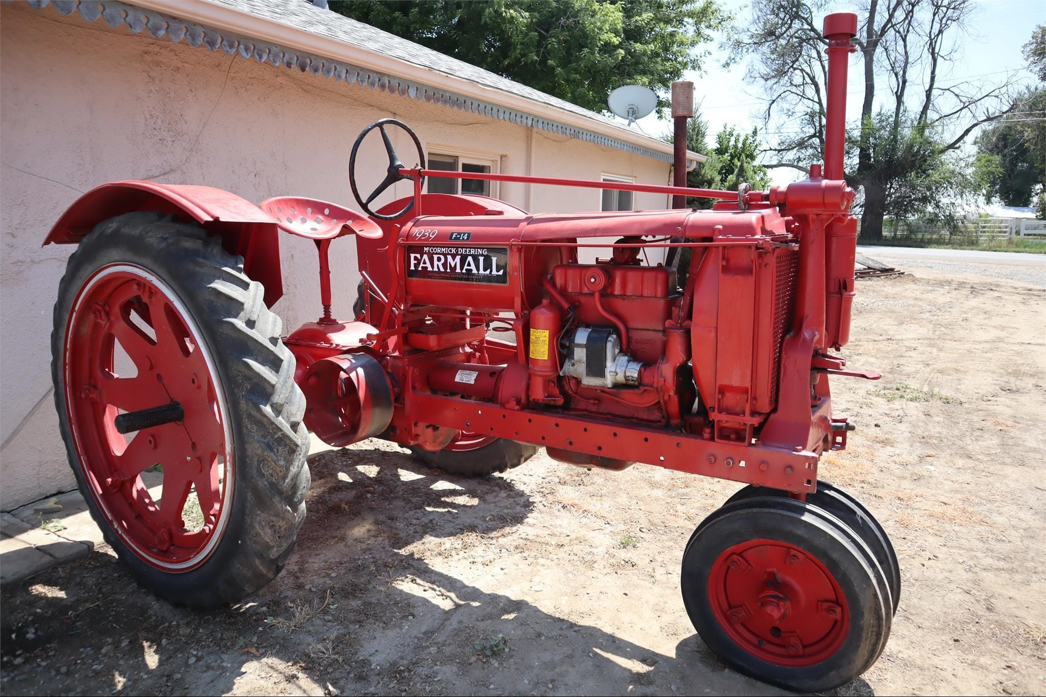 Main image Farmall F-14