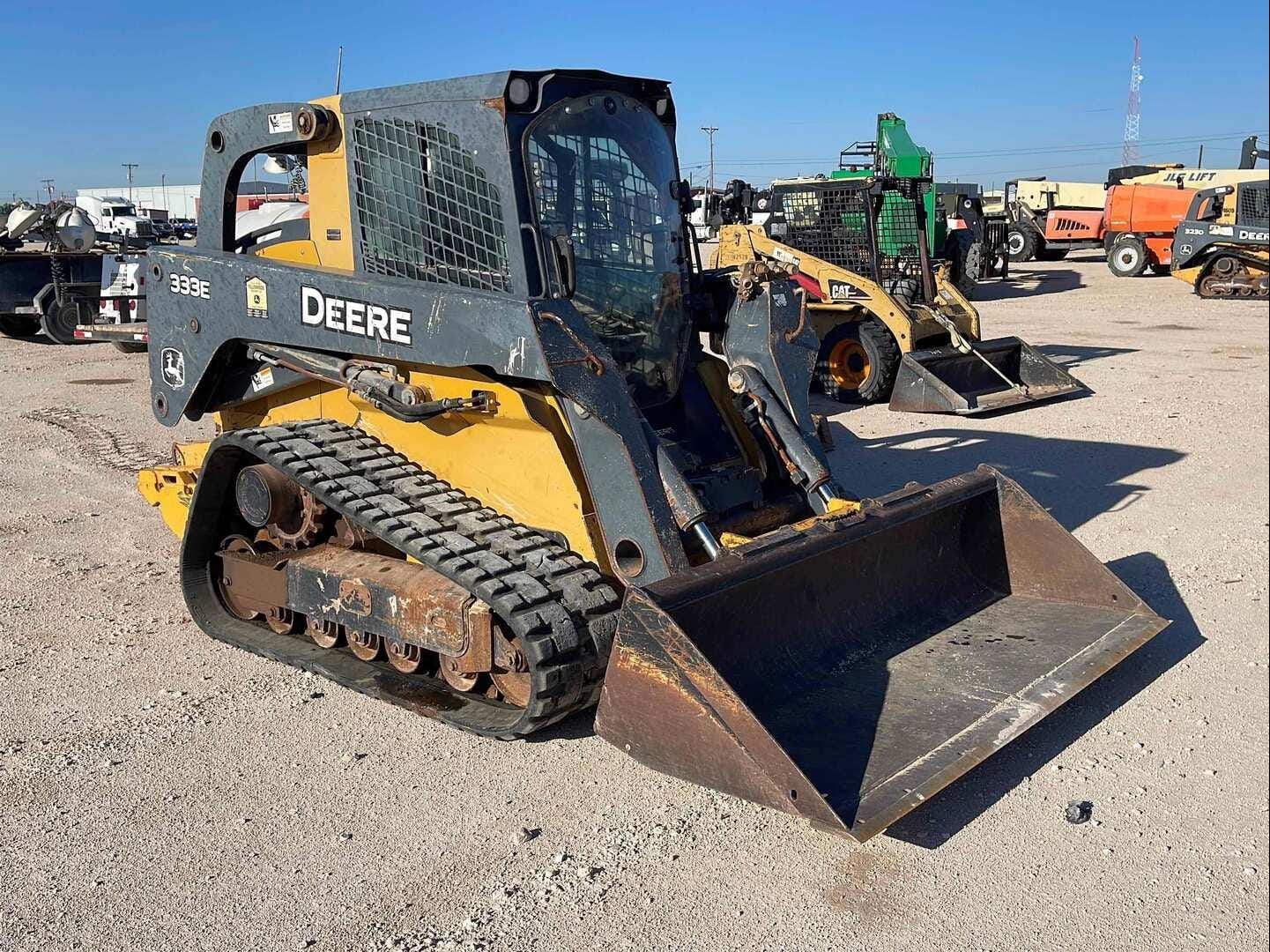 Main image John Deere 333E