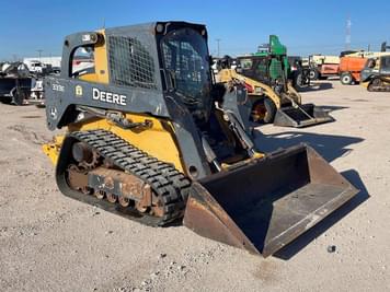 Main image John Deere 333E