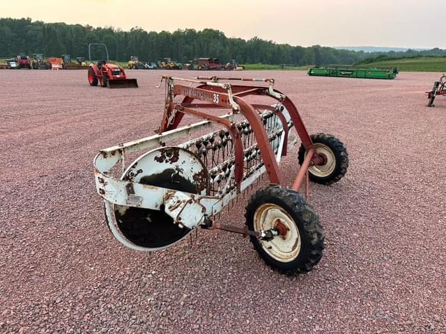 Image of International Harvester 35 equipment image 3