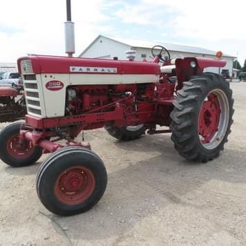 Main image International Harvester 560