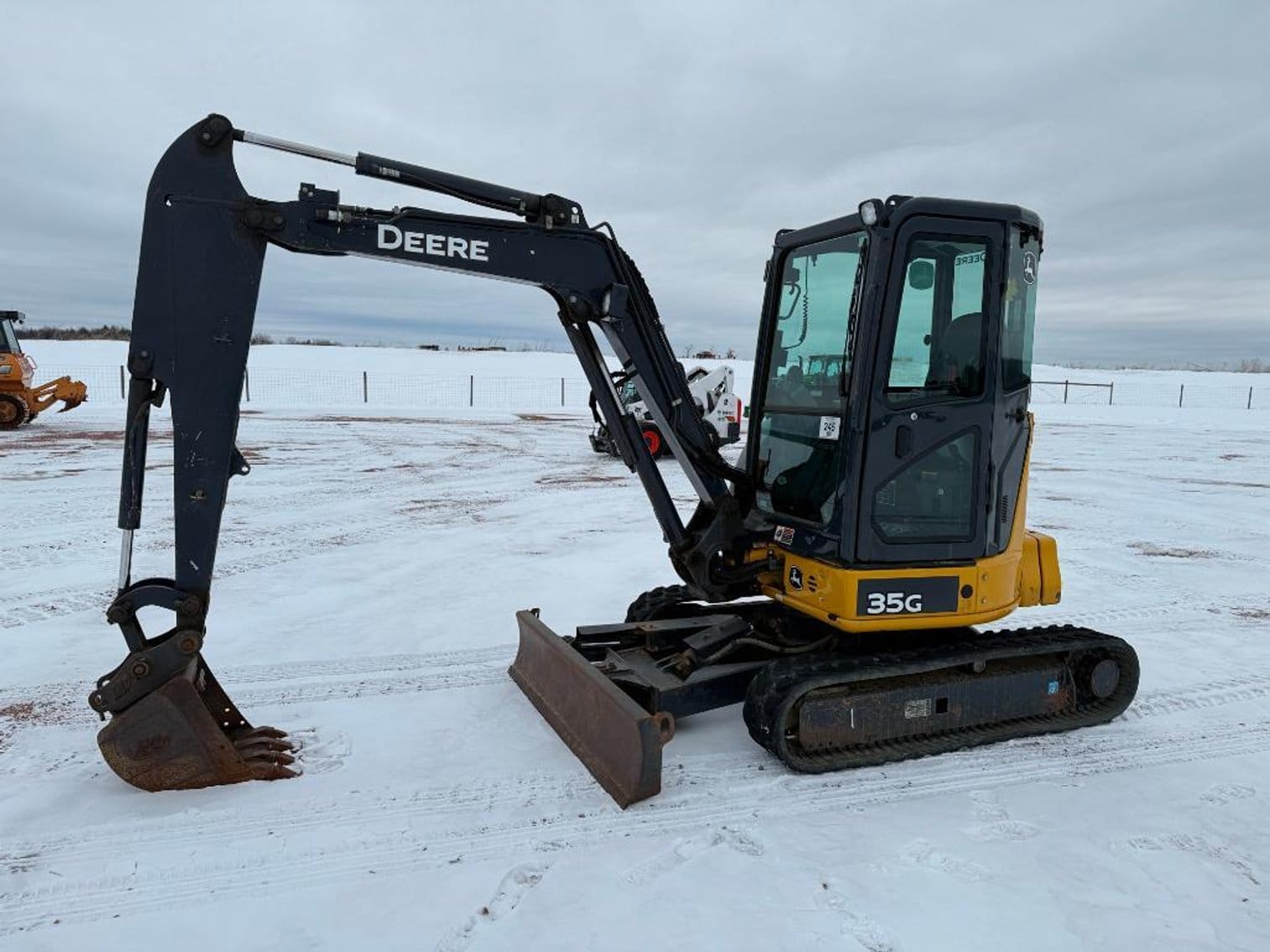 2018 John Deere 35G Equipment Image0