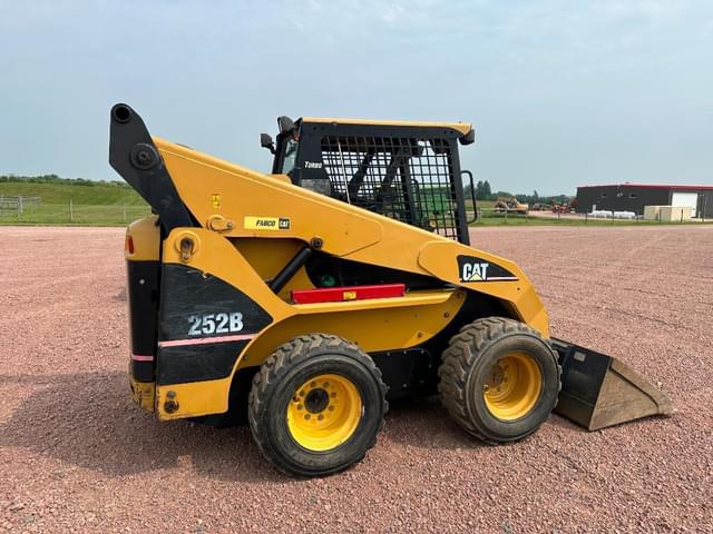 Image of Caterpillar 252B equipment image 3