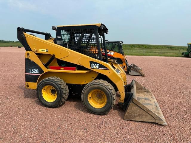 Image of Caterpillar 252B equipment image 2