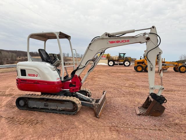 Image of Takeuchi TB235-2 equipment image 1