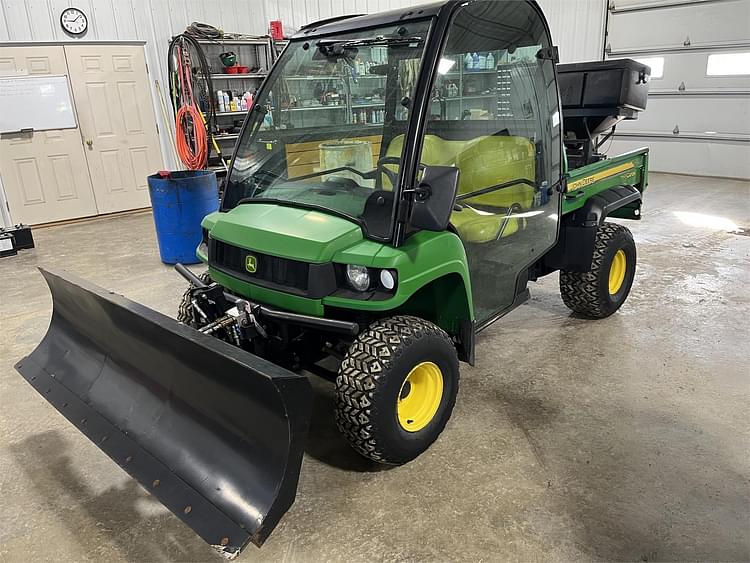 Main image John Deere Gator HPX 1