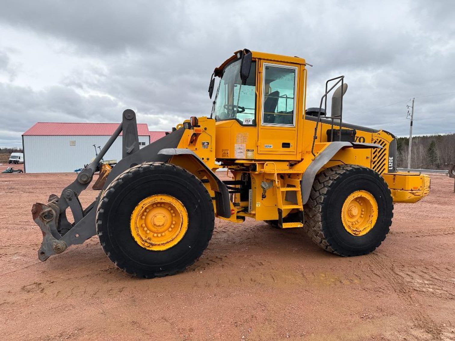 2004 Volvo L120E Equipment Image0