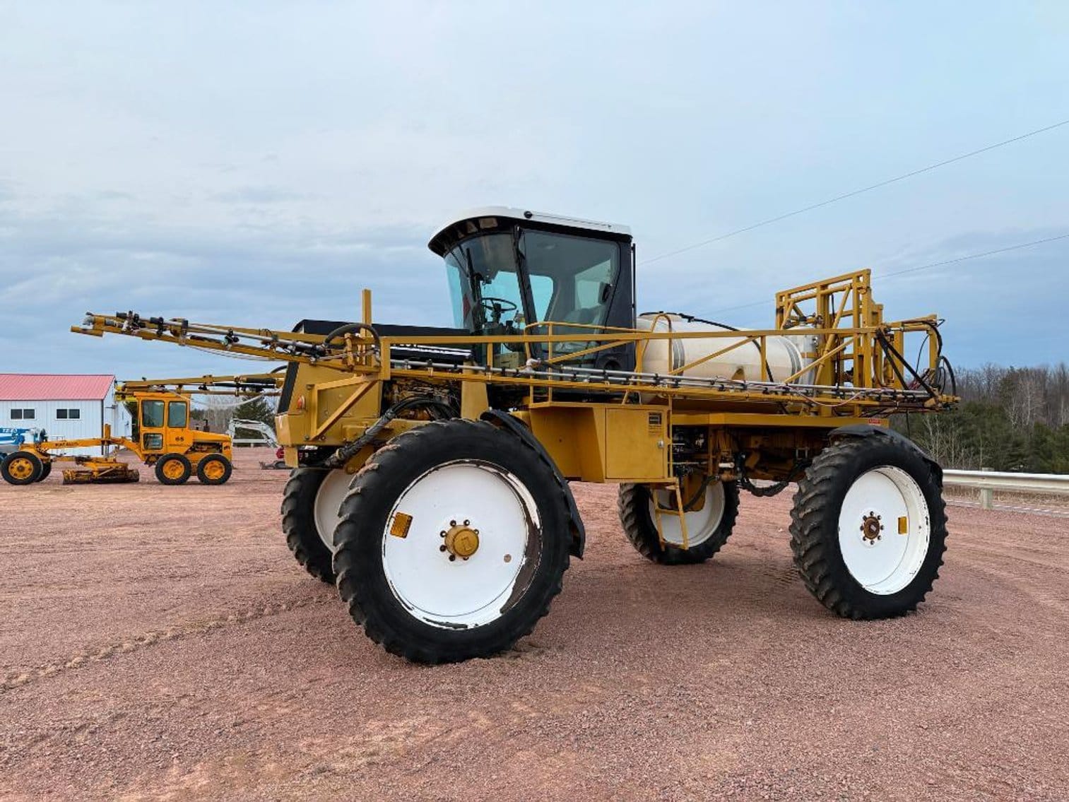 Ag-Chem RoGator 664 Equipment Image0