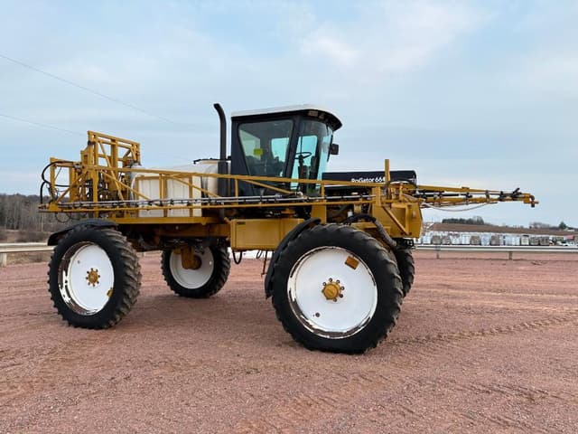 Image of Ag-Chem RoGator 664 equipment image 2