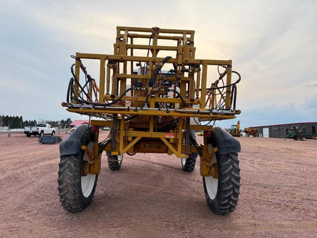 Image of Ag-Chem RoGator 664 equipment image 4