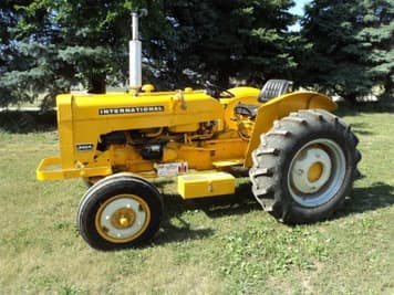 Main image International Harvester 2424