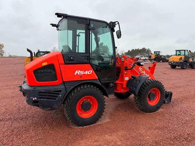 Image of Kubota R540 equipment image 3