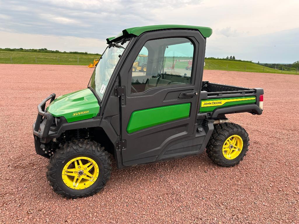 Image of John Deere XUV 835R Primary image