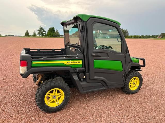Image of John Deere XUV 835R equipment image 3