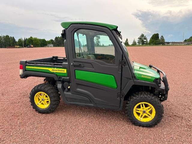 Image of John Deere XUV 835R equipment image 2