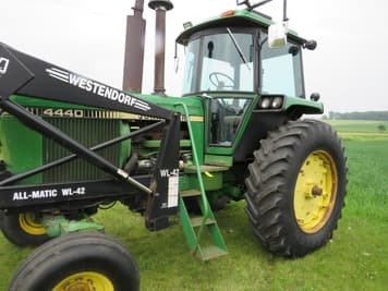 Main image John Deere 4440