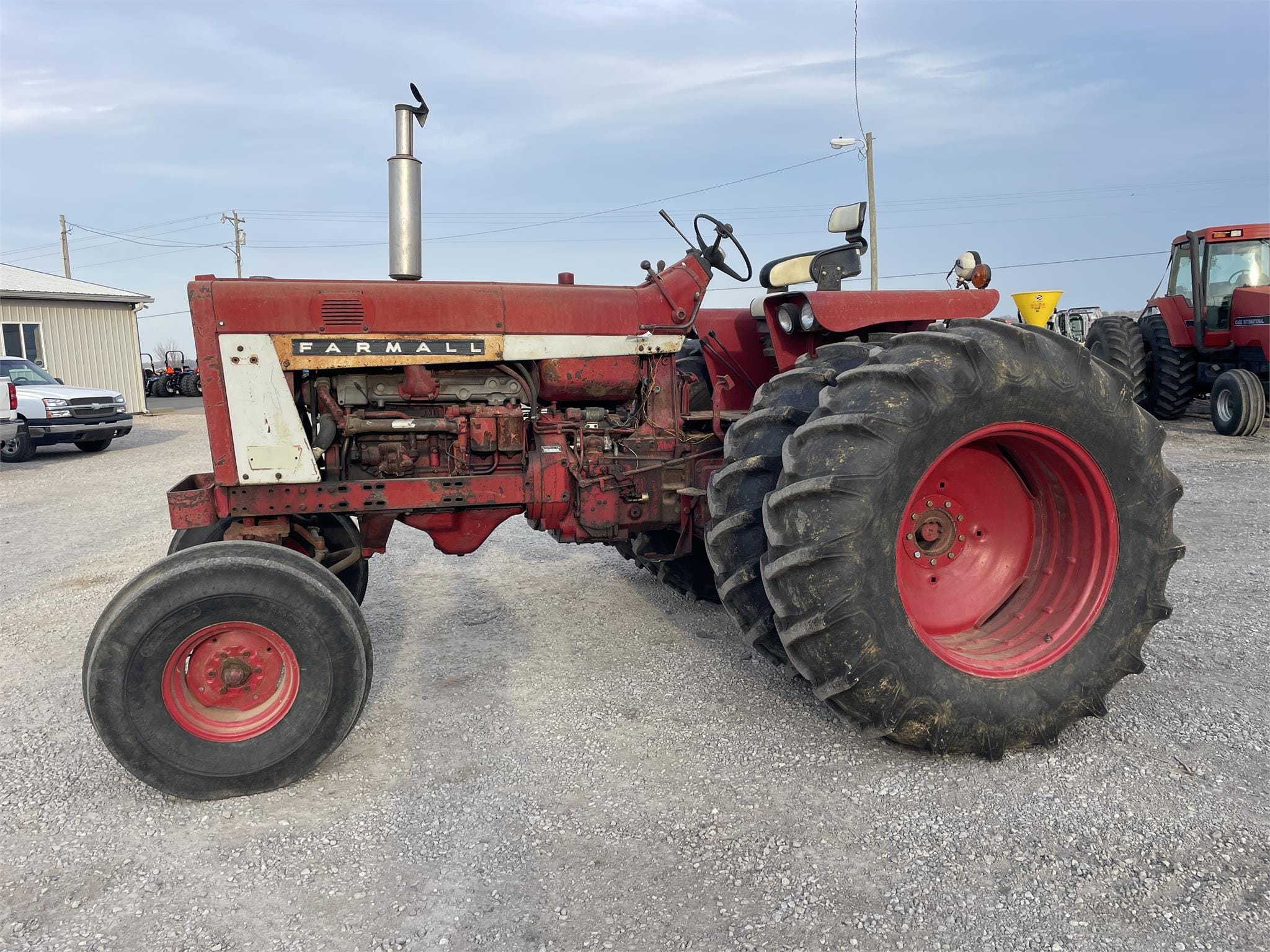 Main image International Harvester 806