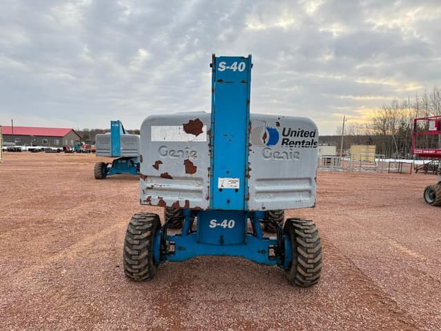 Image of Genie S-40 equipment image 3