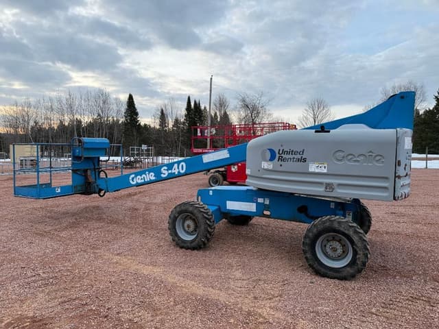 Image of Genie S-40 equipment image 4