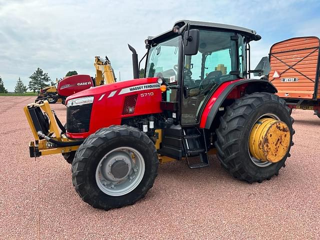 Image of Massey Ferguson 5710 equipment image 2