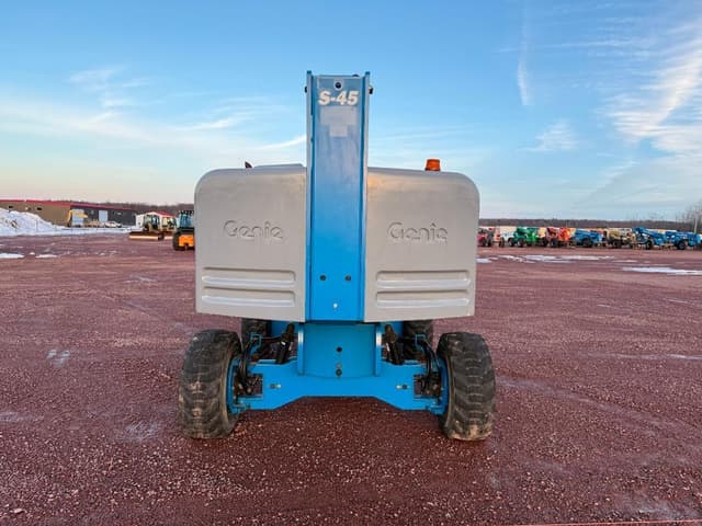 Image of Genie S-45 equipment image 3