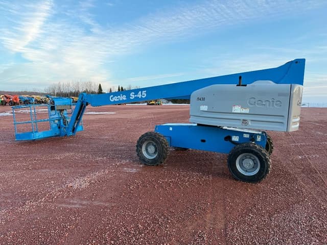 Image of Genie S-45 equipment image 4