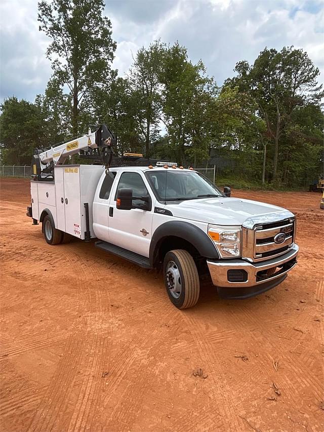 Image of Ford F-550 equipment image 1