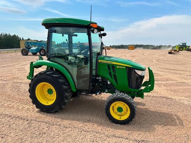 Image of John Deere 3033R equipment image 2