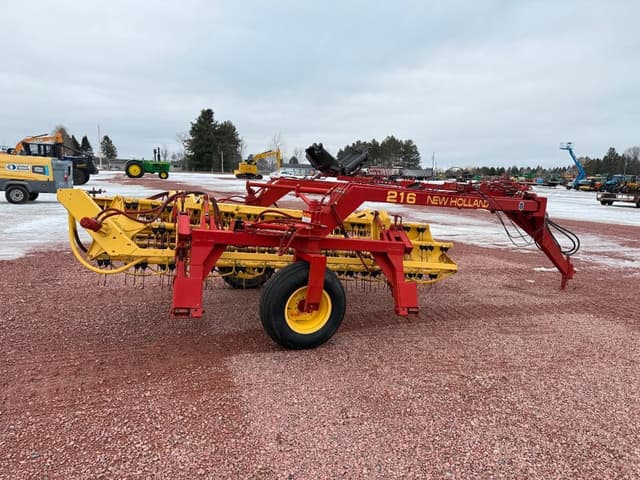 Image of New Holland 216 equipment image 2