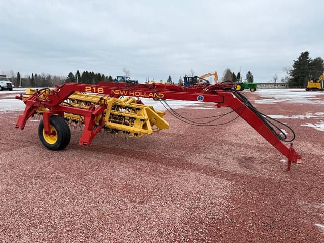 Image of New Holland 216 equipment image 1