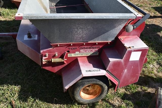 Image of Toro Top Dresser 2300 equipment image 1