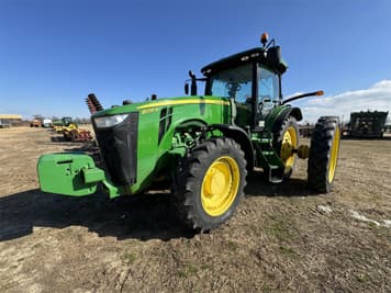 Main image John Deere 8235R