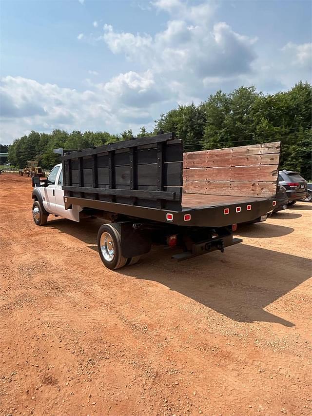 Image of Ford F-450 equipment image 3