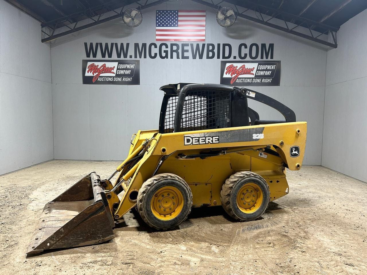 Main image John Deere 325