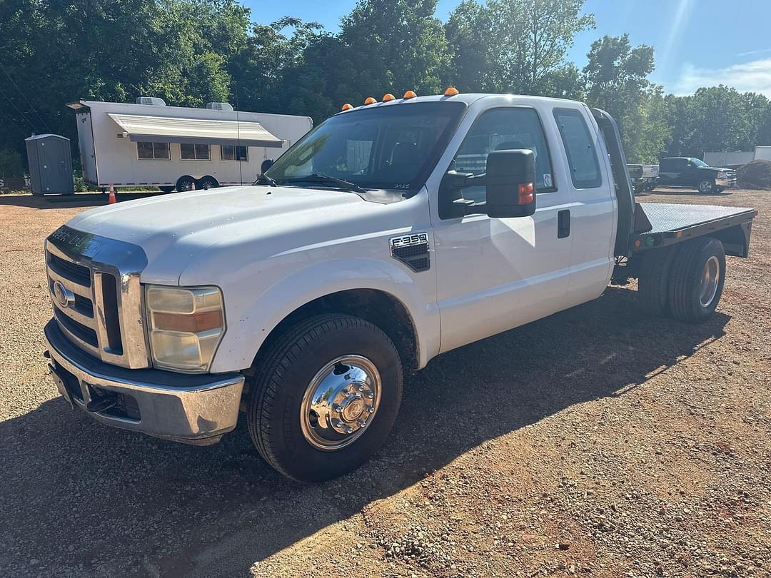 Image of Ford F-350 Primary image