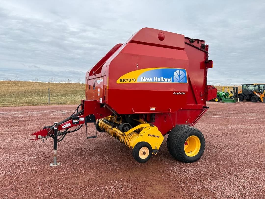 Image of New Holland BR7070 Primary image