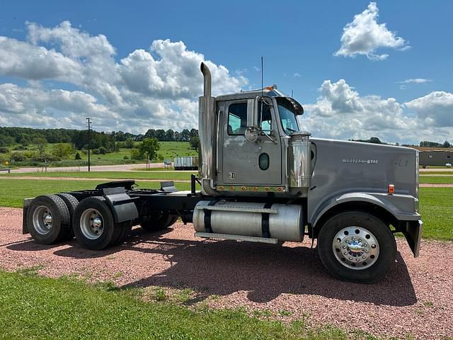 Image of Western Star 4900 equipment image 2