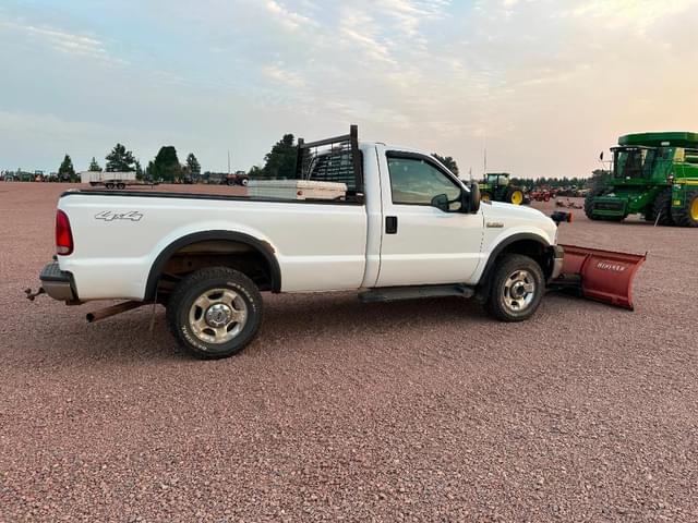 Image of Ford F-250 equipment image 3